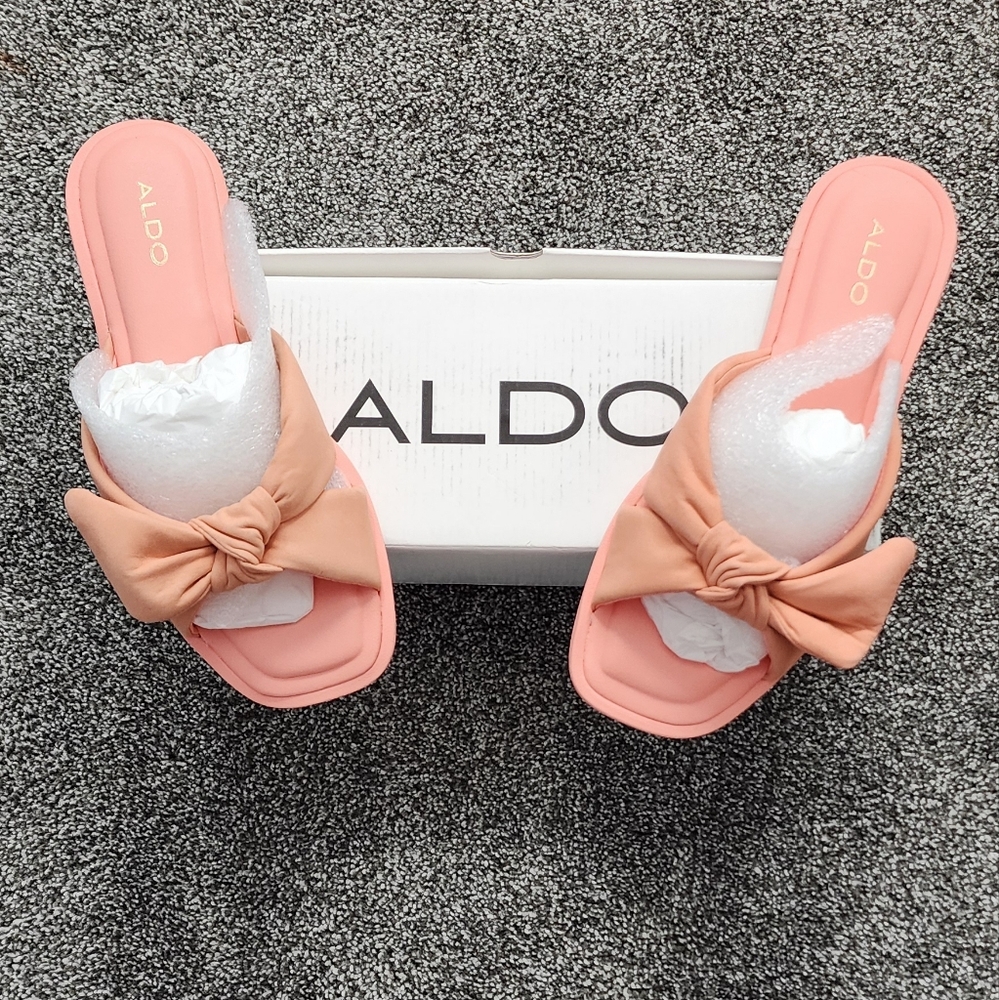 Aldo Peony Slide Sandal with Bows in a peony peach color size 7.5
